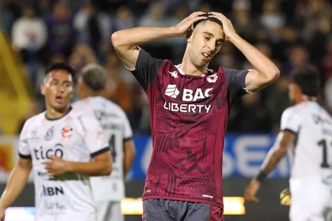 Saprissa recibe un duro revés.