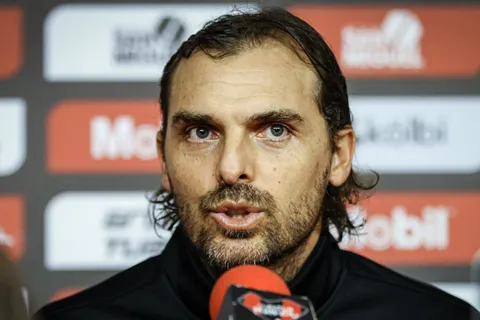 Andrés Carevic aseguró que parte de la afición quiere desestabilizar a Alajuelense