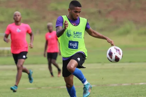 ¡Confirmado! César Yanis jugará en la Liga Panameña de Fútbol