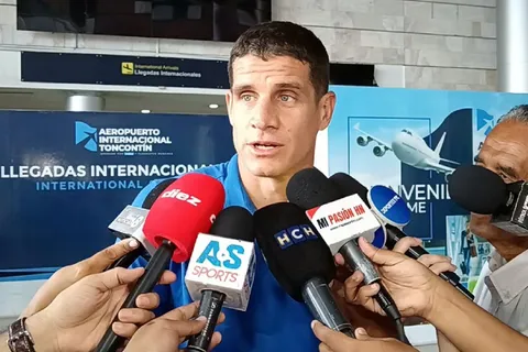 La acalorada discusión de Jonathan Rougier con un periodista