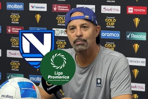 Fantasma Figueroa en conferencia de prensa.