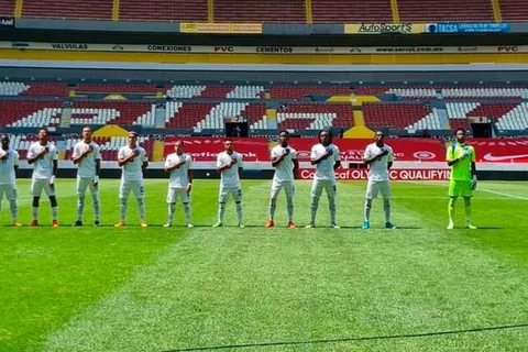 La razón por la que Haití inició el partido contra Honduras con 10 hombres y un defensor en el arco