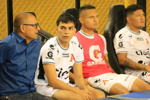 Leonardo Menjívar debuto ayer con Alianza. (Foto: El Gráfico)