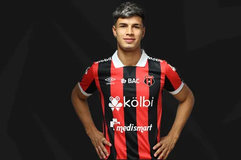 Fernando Lesme no seguirá jugando en Alajuelense. (Foto: LDACr)