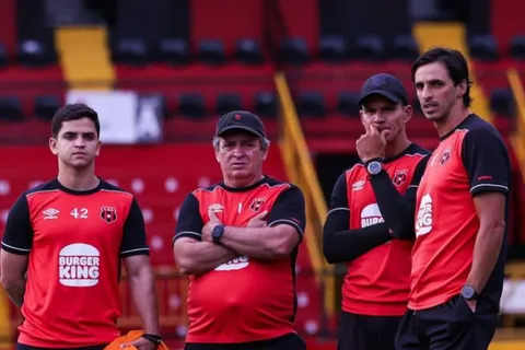 Sorpresa para el clásico: Machillo Ramírez debuta en Alajuelense con el cambio que la afición pedía a gritos