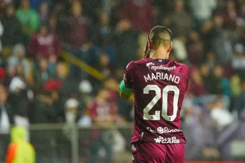 "Se tiene que ir": un ex Alajuelense arremete contra Mariano Torres