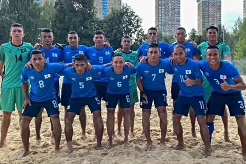 La Selección de El Salvador de Fútbol Playa recibió una lluvia de mensajes en las redes