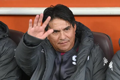 vladimir quesada en el banco-saprissa