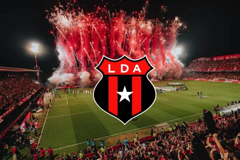 Ganó seis títulos con Alajuelense, pero Machillo Ramírez ya no lo quiere y ahora reforzaría a un rival directo en Costa Rica: “Negocia su salida”