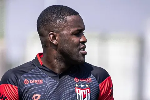 Se consuma el fracaso de Joel Campbell en Brasil ¿Se acerca a Alajuelense?