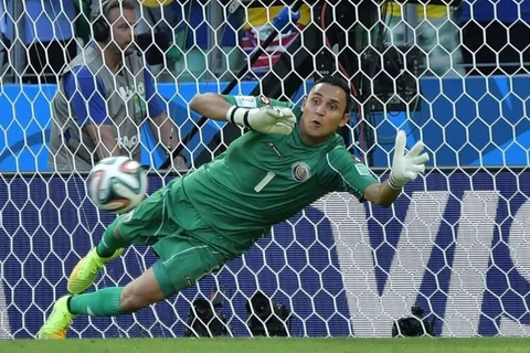Navas solo miró los dos goles de Inglaterra