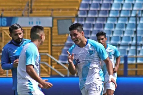 Darwin Low expresó lo que siente al disputar su primera Eliminatoria con Guatemala