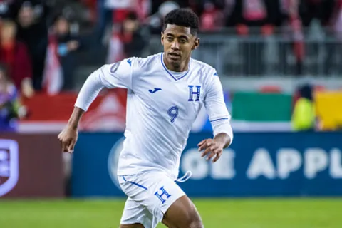 Choco Lozano responde a los que lo critican por su desempeño en la Selección