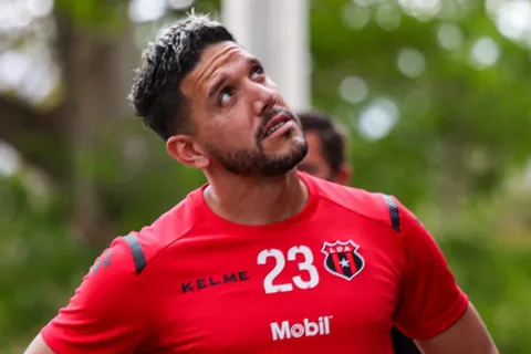 Leo Moreira terminó de la peor manera en Alajuelense.