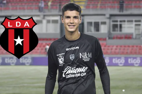 Alajuelense respondió sobre el interés por Fernando Lesme