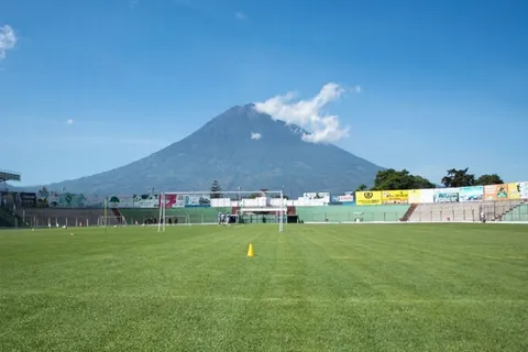 Guatemala tiene otro estadio autorizado por Concacaf