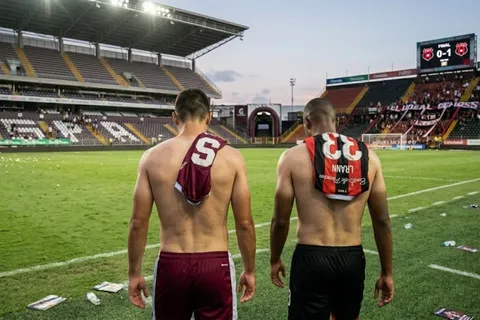 Dos jugadores ex Saprissa y Alajuelense fueron borrados de su equipo.