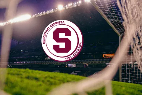 "No quise jugar más": casi se retira con 14 años, pero ahora es una de las joyas de Saprissa y quieren robársela desde el extranjero
