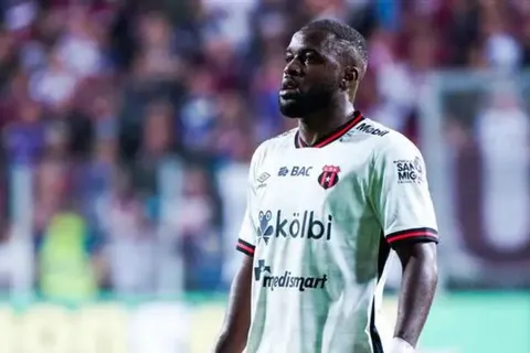 ¡Lamentable! Joel Campbell fue víctima del racismo con Alajuelense ante Pérez Zeledón