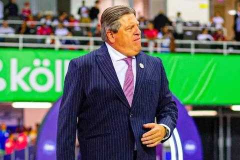 Miguel Herrera analiza un regreso a la Sele.