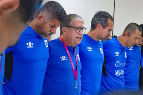 De Europa a El Salvador: el regreso de una figura que celebra el Bolillo Gómez antes de las Eliminatorias