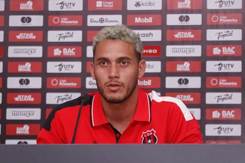 Confirmado: Ángel Tejeda deja Alajuelense y se acerca a un club hondureño