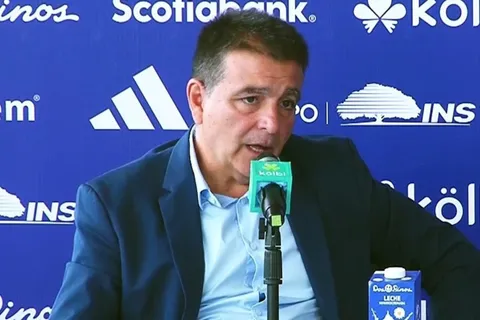 "No fue correcto": Claudio Vivas toca un manejo explosivo del ciclo Alfaro en Costa Rica