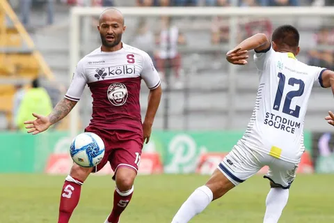 Alajuelense pidió reprogramar un partido por problemas de salud de sus jugadores, algo que ya vivió Saprissa