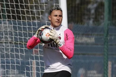 Keylor Navas ataja los penales hasta en los entrenamientos del PSG [VIDEO]