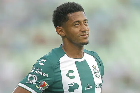 Choco Lozano dio un susto en su estreno en la Leagues Cup