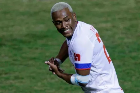 Bomba: Deiby Flores se va del Olimpia