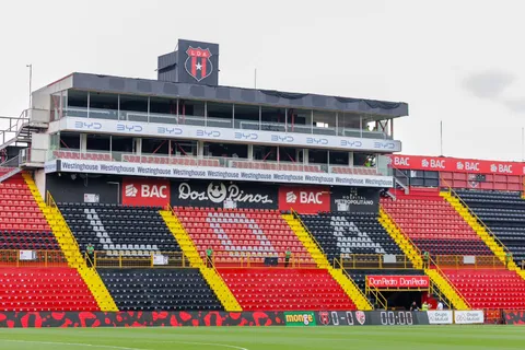 Alajuelense piensa a futuro.