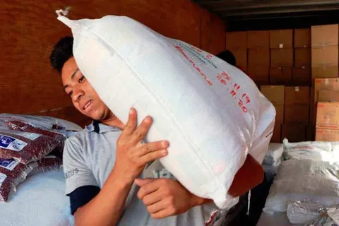 Padres de familia podrán ir a las escuelas a recibir alimentos durante la cuarentena