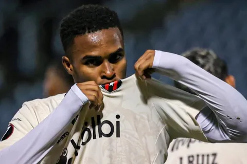 Kenyel Michel le envía un mensaje a los morados.
