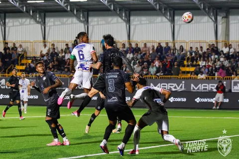 Reparto de puntos entre San Carlos y Sporting.
