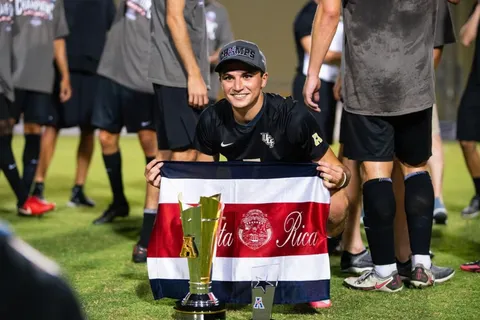 LA Galaxy oficializa la contratación del tico Gino Vivi