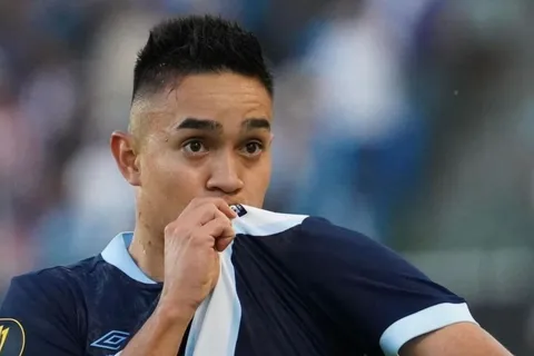 Impacto en Guatemala: Óscar Santis ya sabe dónde continuará su carrera tras la Copa Oro