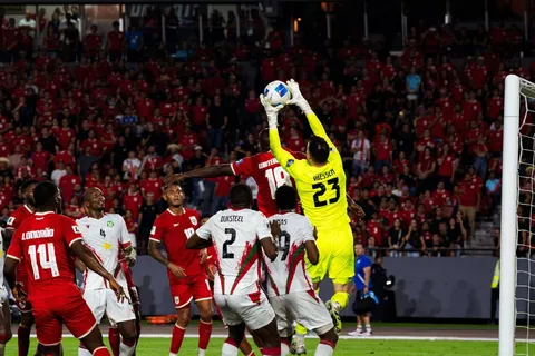 Tras caer ante Surinam, cuestionan los cambios de José Francisco Molina en Honduras