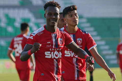 Rubilio Castillo no jugó luego de la agresión que sufrió