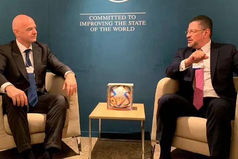 Presidente de Costa Rica tuvo reunión importante con Gianni Infantino de FIFA