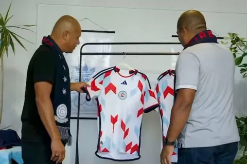 Dos ticos protagonistas en lanzamiento del nuevo uniforme de Chicago Fire de MLS