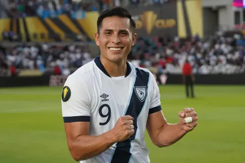 Rubio Rubín recibe interés de equipo de Sudamérica gracias a su gran Copa Oro 2025 con Guatemala