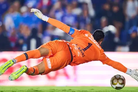 Keylor Navas mantiene con vida a Pumas ante Cruz Azul en la ida de la final: Resumen e incidencias