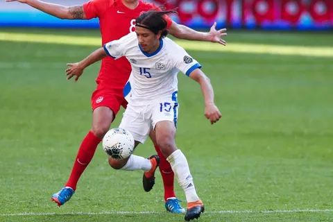 Enrico Dueñas marca su primer gol con FC Eindhoven