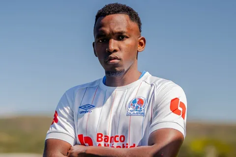 Alberth Elis responde a exjugador hondureño que le reclamó porque no le cumple con carro prometido