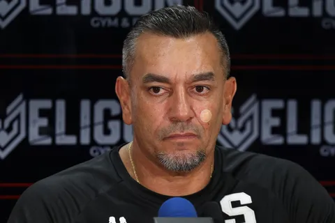 José Giacone en conferencia de prensa.