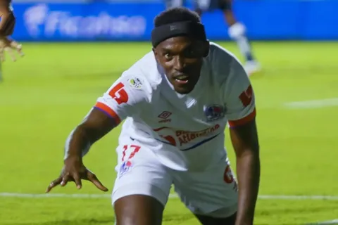 Alberth Elis no se rinde y aparece en nuevo destino tras el no del Minnesota en la MLS
