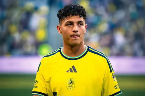 Warren Madrigal fue apartado de la selección tica.