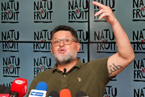 Jafet Soto recibe un duro revés.