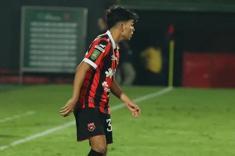 Leonardo Menjívar analizó el fútbol de Costa Rica y destacó su complejidad